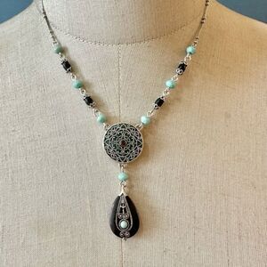 Avon Nancy and Rise Filigree Lariat Necklace